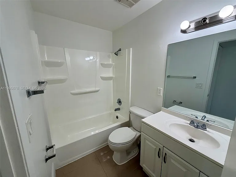 1253 SW 46th Ave #1608 — Photo 10