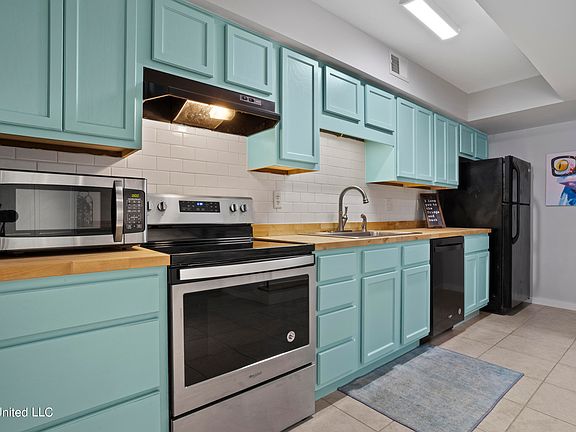 5th image of 2501 Gulf Ave APT 17
