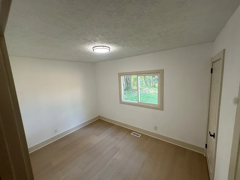 4516 Eichelberger Ave — Photo 24