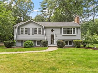 96 East St, Pepperell, MA 01463