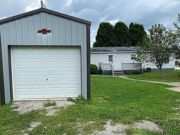5th image of 1022 Collingwood Ave