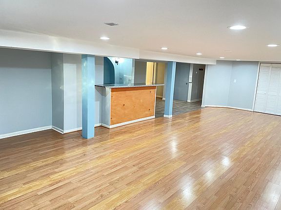 3rd image of 4516 Park Ave #G