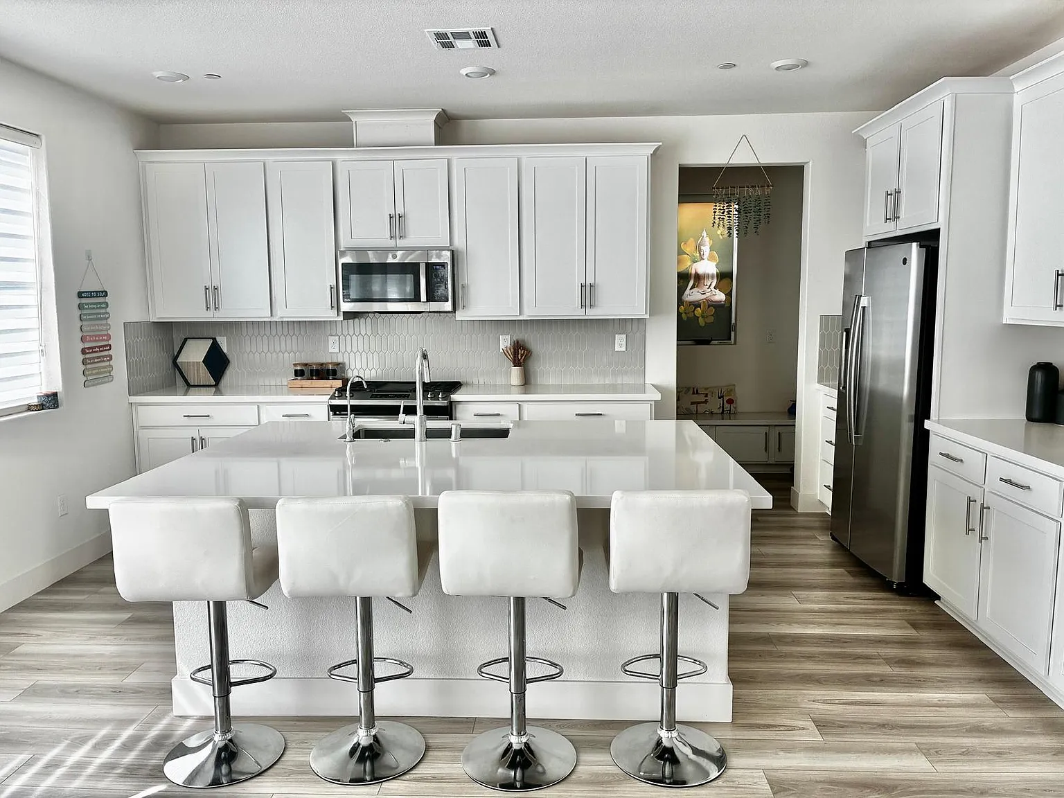 4 bed, 2654 sqft, $3,500 — Photo 3