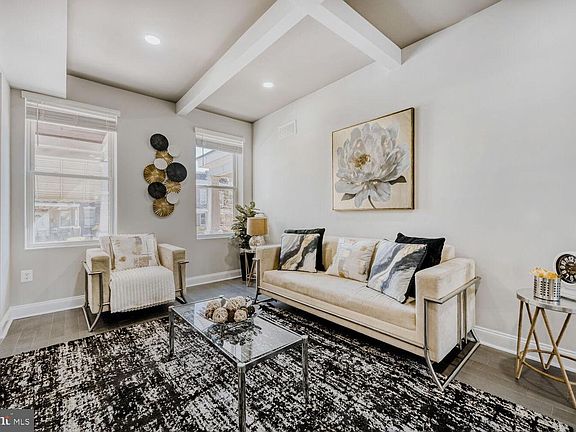 4th image of 406 Lyndhurst St