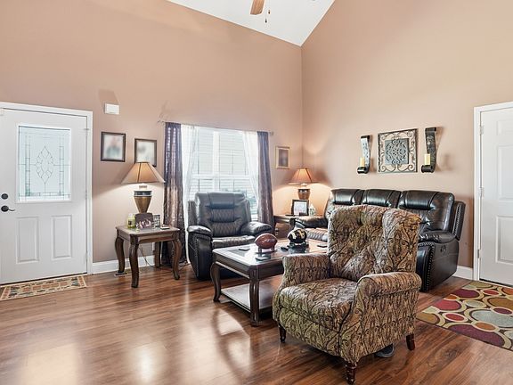 5th image of 3207 Meadowhill Dr