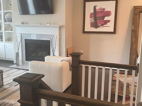 5th image of 105 Periwinkle Ln