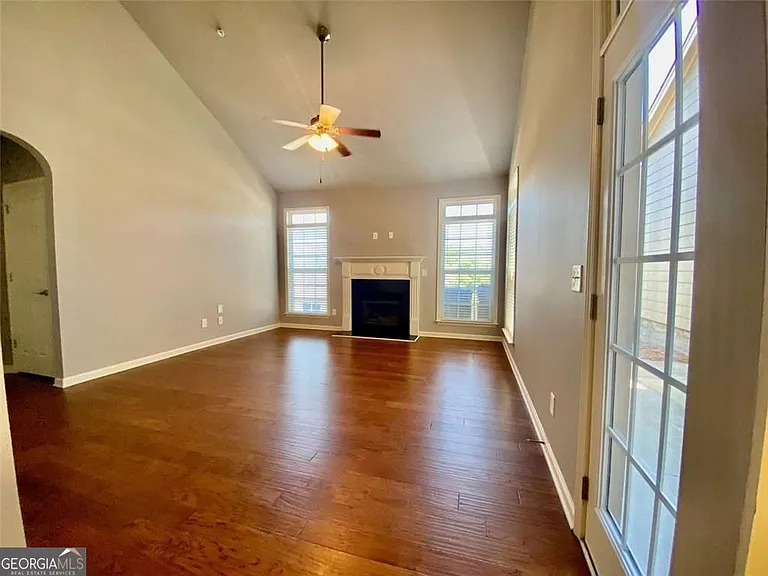 3322 Castleberry Village Dr — Photo 10