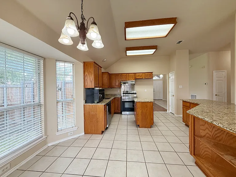 6000 Arlington Dr — Photo 13