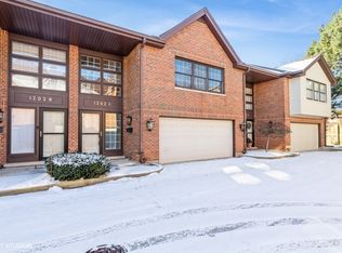 1202 Pine St APT C, Glenview, IL 60025