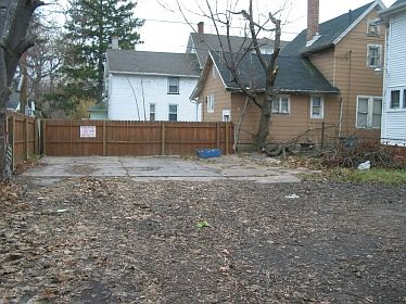 2nd image of 244 Kenwood Ave APT 4