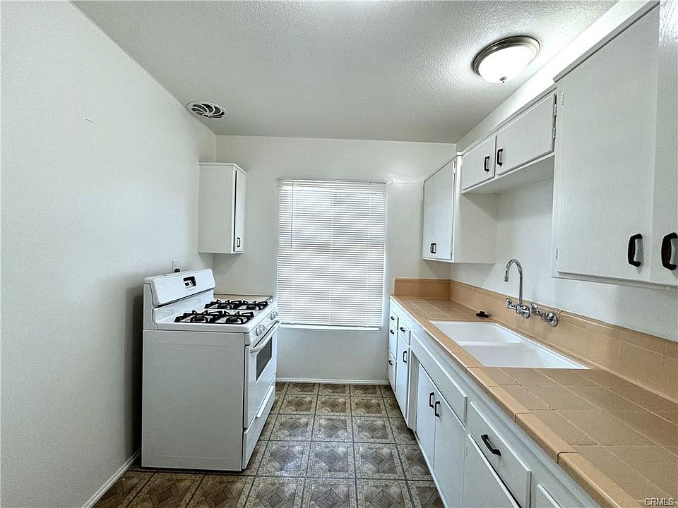 1st image of 820 N Azusa Ave