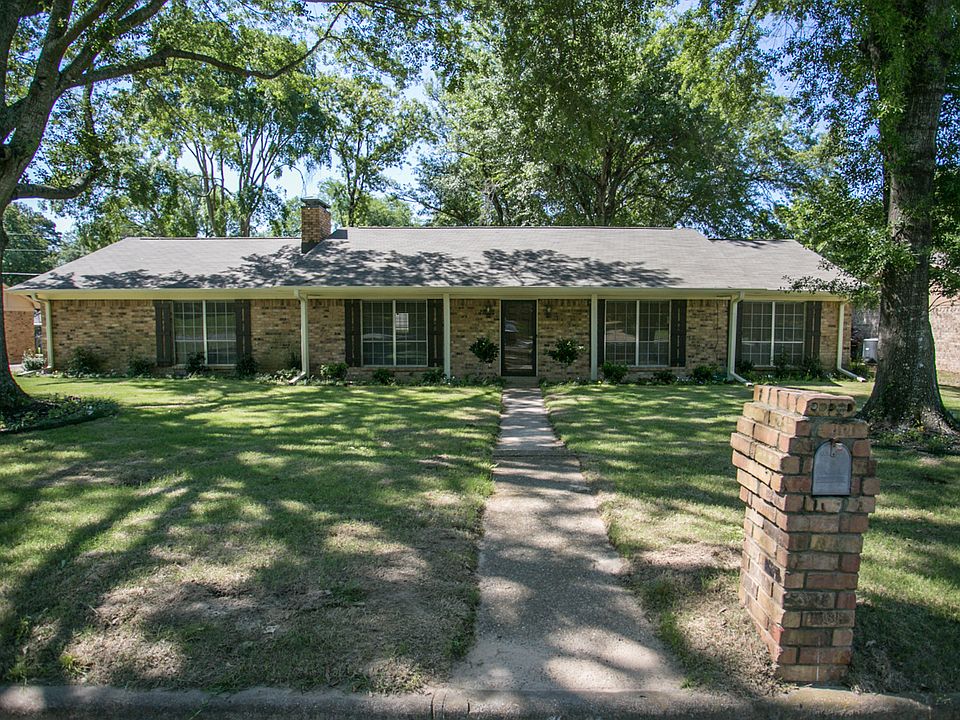 1st image of 813 Pam Dr
