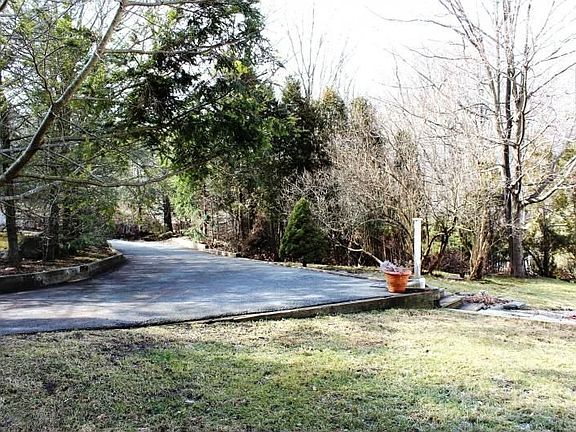 Lovely Entry to Property