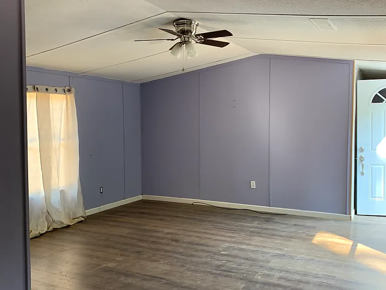 1852 Covington Ln NE — Photo 2