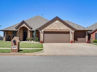 11309 NW 8th St, Yukon, OK 73099