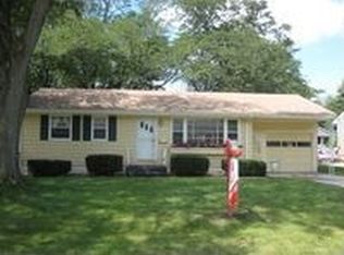 4011 Richmond Rd NE, Cedar Rapids, IA 52402