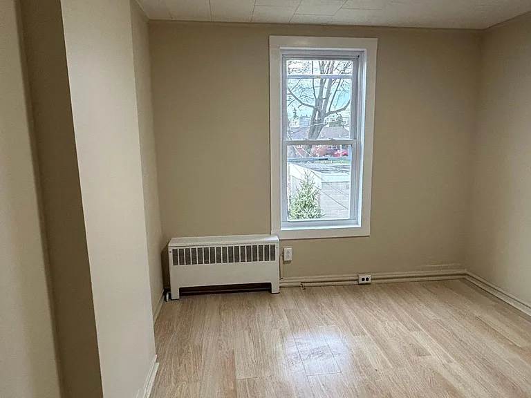 417.5 E Court St — Photo 5