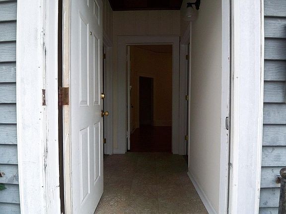 2nd image of 407 S Holly St APT A