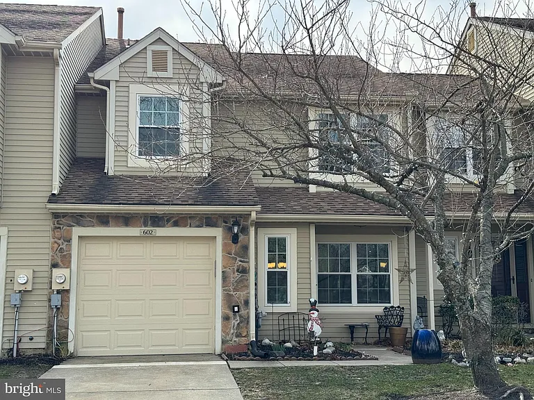 602 Masters Dr — Photo 1