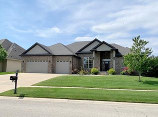 2504 Pebble Beach Dr, Springfield, IL 62704