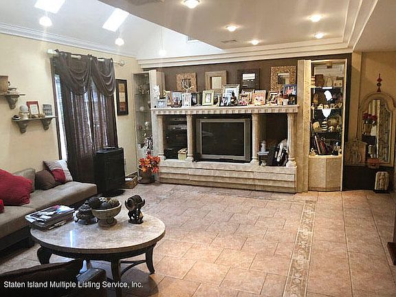 4th image of 96 Macfarland Ave