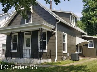 114 S Adams St, Burlington, IA 52601