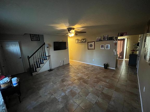 4th image of 402 Bramlage Ln #1