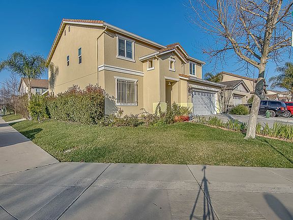 3rd image of 2703 Hedo Pl