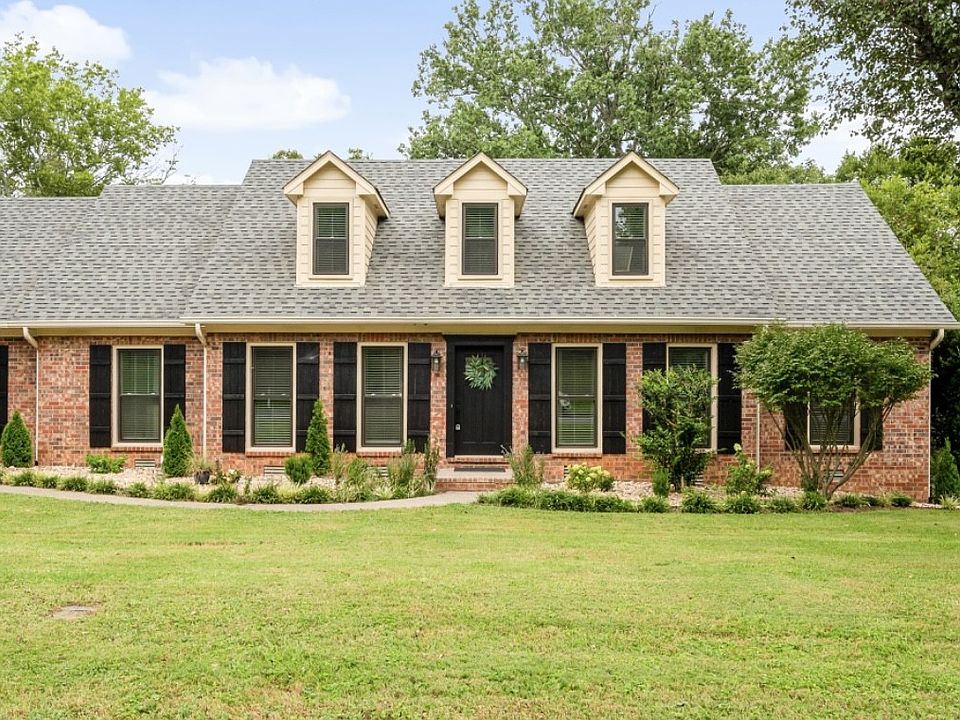1st image of 1734 Somerset Dr