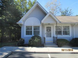 220 Hubert Humphrey Dr, Chestnut Ridge, NY 10977