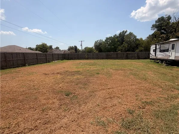 402 Wrangler St, Franklin, TX 77856
