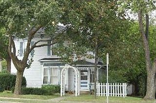 1st image of 126 Lake St