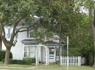 126 Lake St, Libertyville, IL 60048
