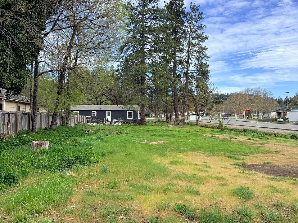 2nd image of 237 S Caves Ave