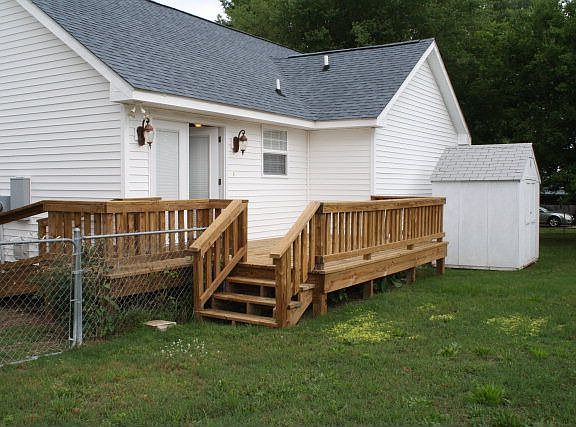 3rd image of 706 Oakley Ave