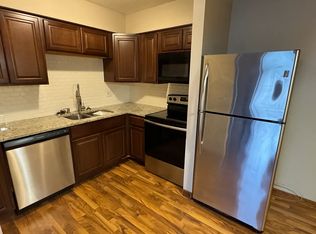 615 Madison St #8, Anoka, MN 55303