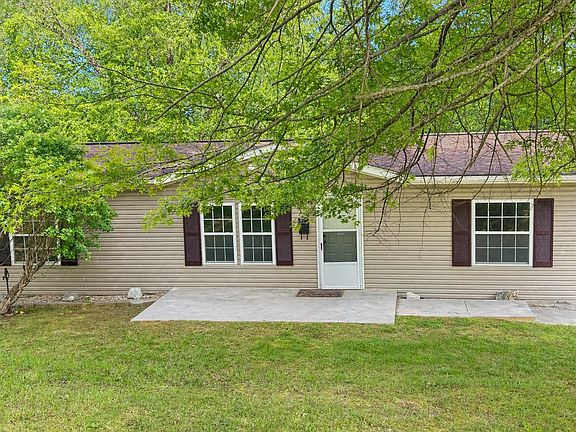 2nd image of 104 Bentwood Dr