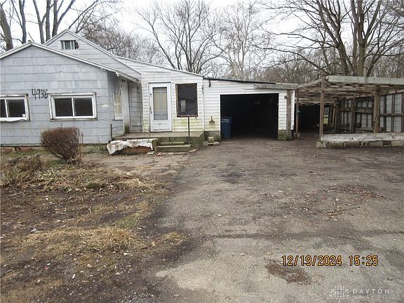 4th image of 4936 Blueberry Ave
