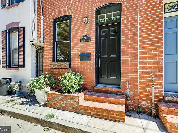 3rd image of 611 S Durham St