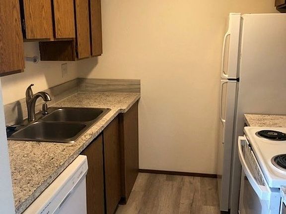 4th image of 4222 7th Ave NE APT 4