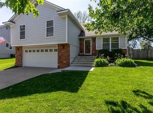 5524 Lewis Dr, Shawnee, KS 66226