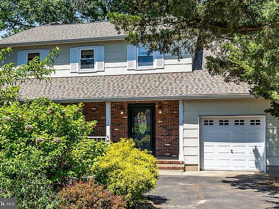 5th image of 74 Loganberry Ln
