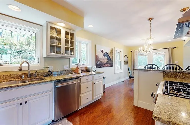 830 Pine Tree Ln — Photo 9