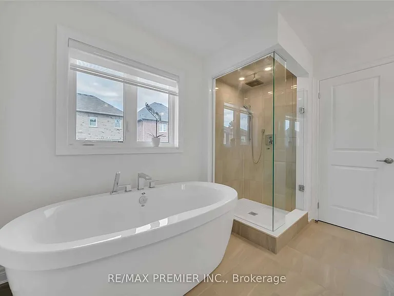 220 Seaview Hts — Photo 16
