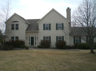 2140 Hillcrest Dr, Delafield, WI 53018