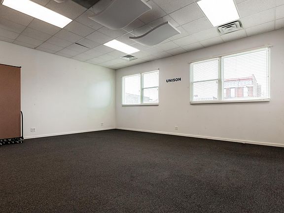 5th image of 1529 N Ashland Ave #200