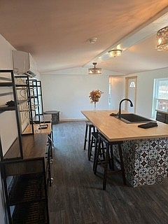 5th image of 1148 S Bear Creek Rd