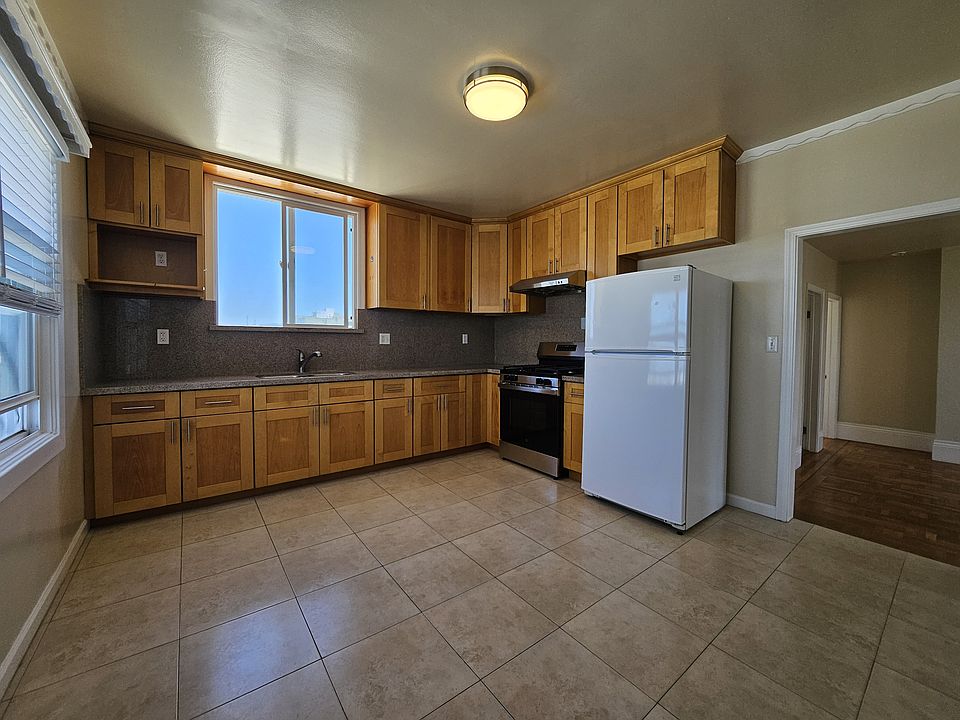 1st image of 1493 45th Ave