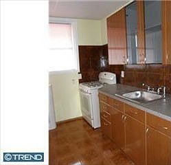 3rd image of 4744 Oakmont St