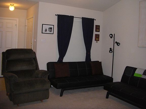 4th image of 930 Crepe Myrtle St